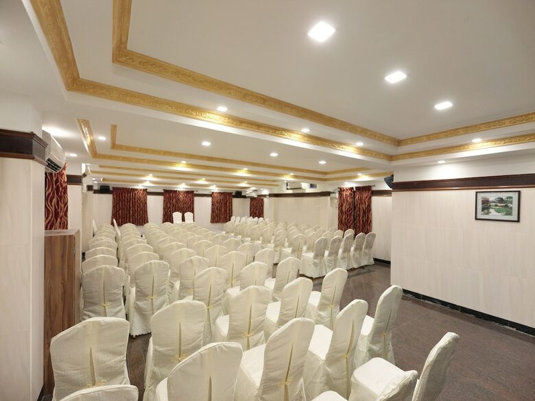 Hotel Oyo 6148 Green Grande Inn
