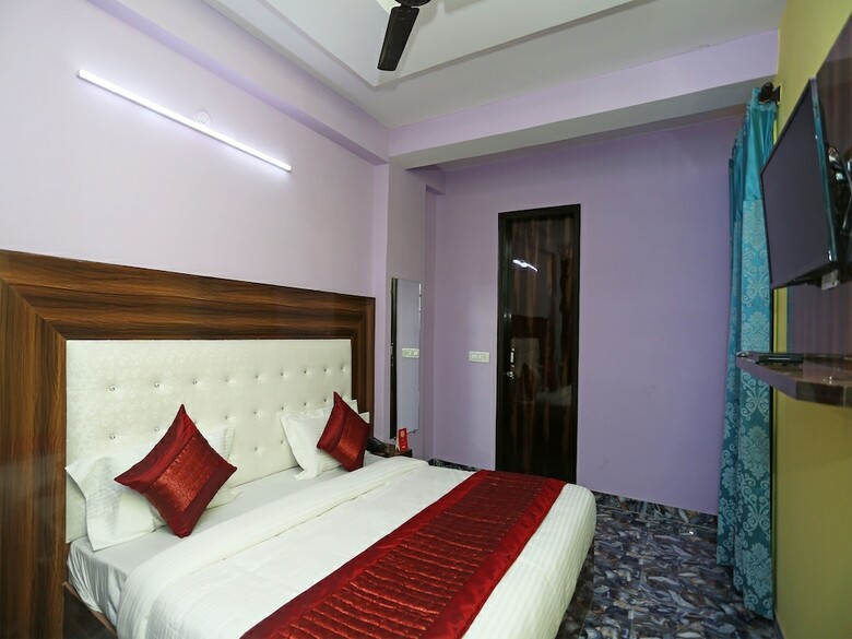 Hotel Oyo 13028 Jhanvi Palace