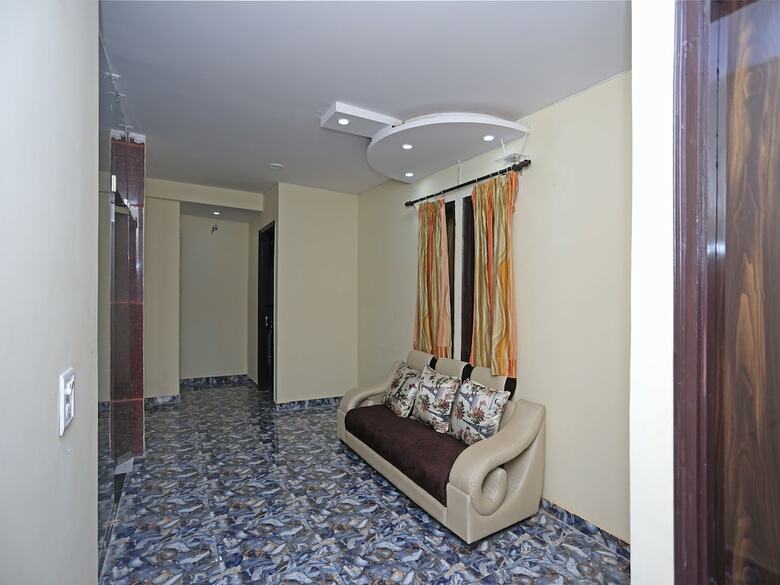Hotel Oyo 13028 Jhanvi Palace