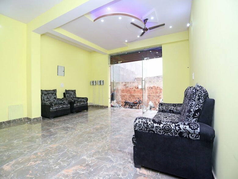 Hotel Oyo 13028 Jhanvi Palace
