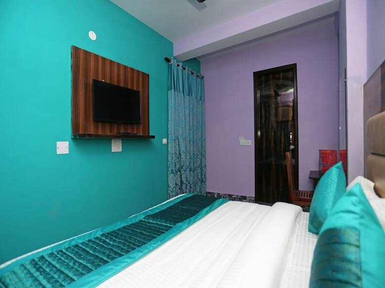 Hotel Oyo 13028 Jhanvi Palace