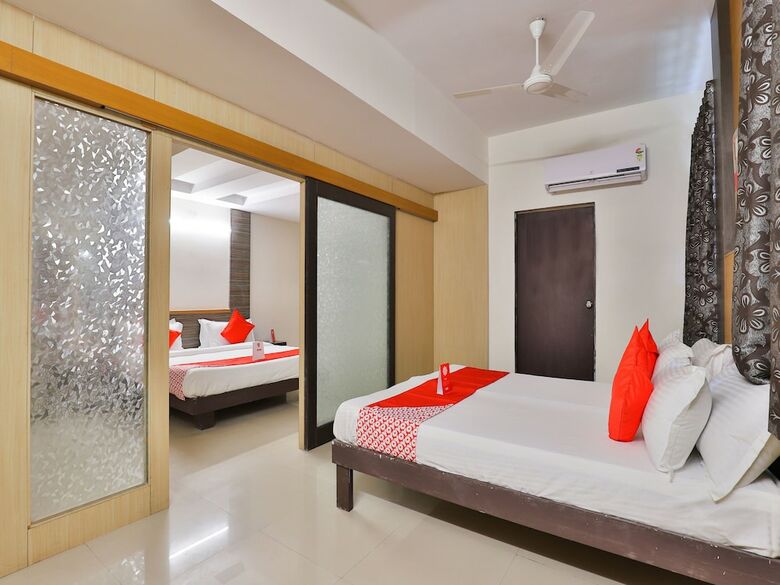 Oyo 14942 Hotel Maple Leaf