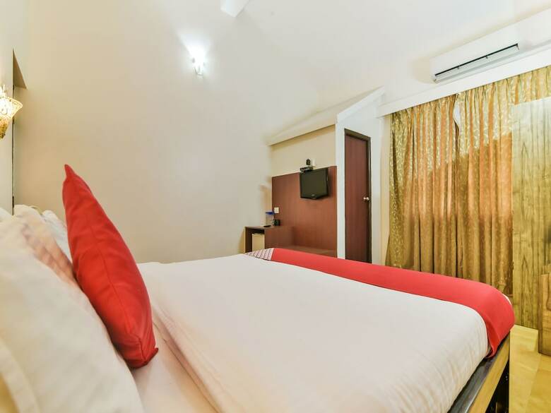 Hotel Oyo 4977 Kristal Sands Beach Resort