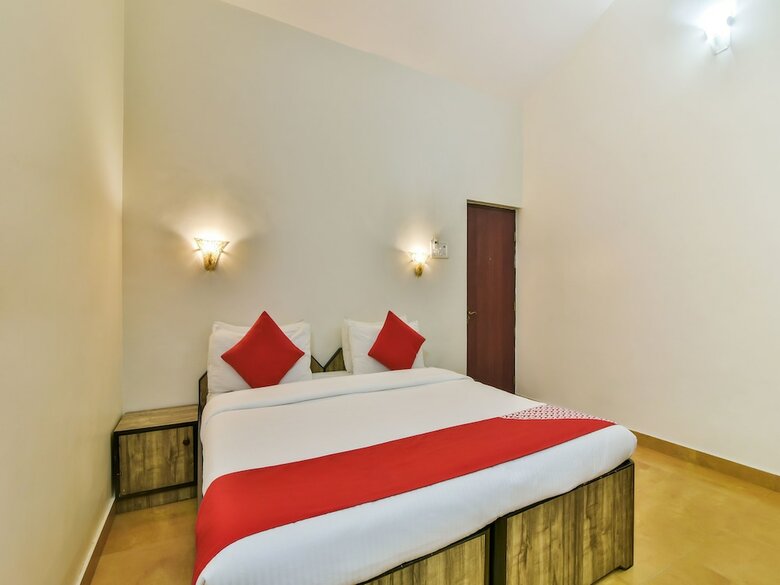 Hotel Oyo 4977 Kristal Sands Beach Resort
