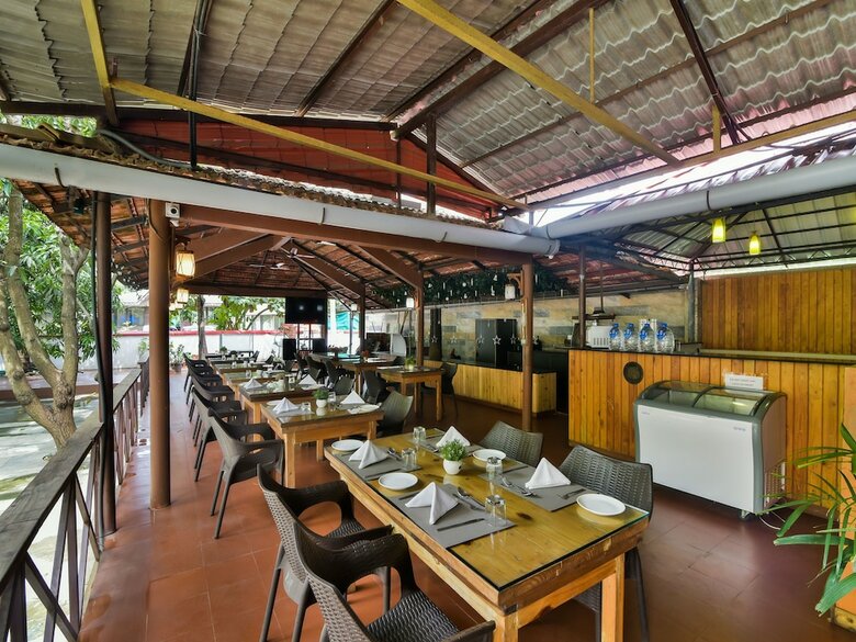Hotel Oyo 4977 Kristal Sands Beach Resort