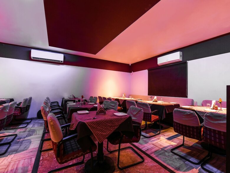 Hotel Oyo 12906 Central Inn