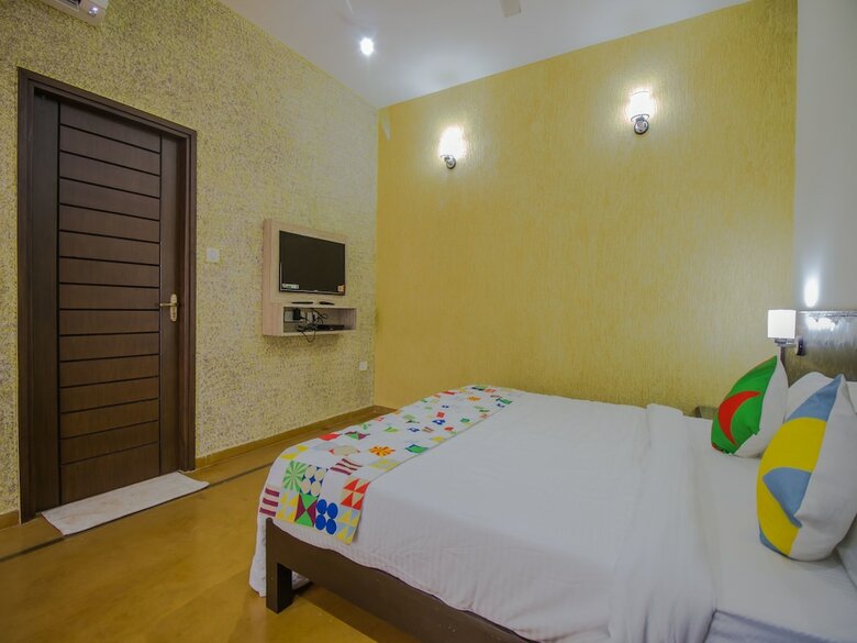 Hotel Oyo 14028 Home Exotic Stay Sangolda