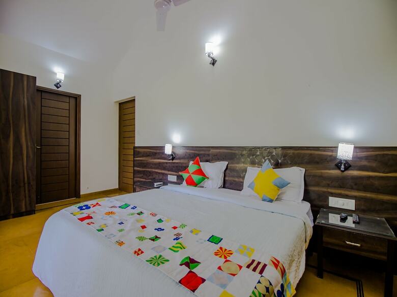 Hotel Oyo 14028 Home Exotic Stay Sangolda