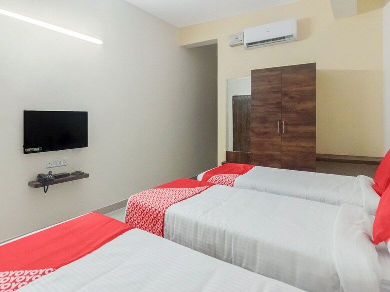 Hotel Oyo 12347 Mv Residency
