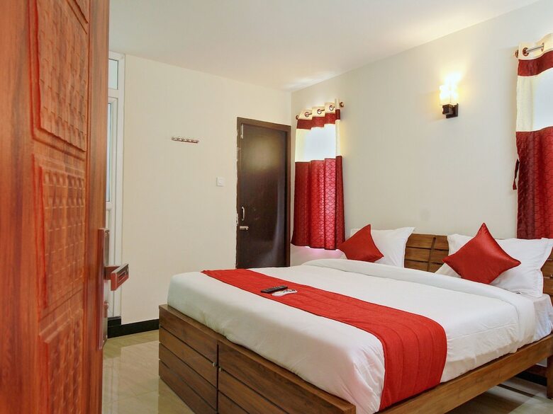 Hotel Oyo 14240 Mohan Residency