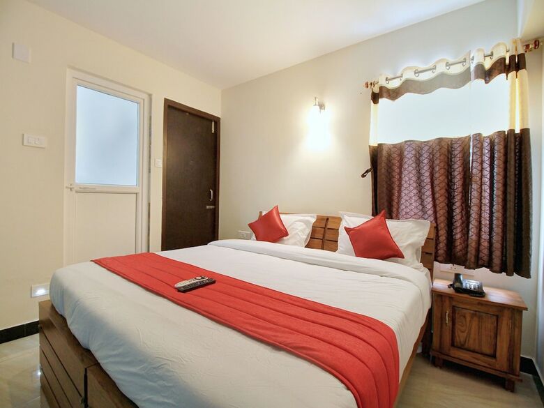 Hotel Oyo 14240 Mohan Residency