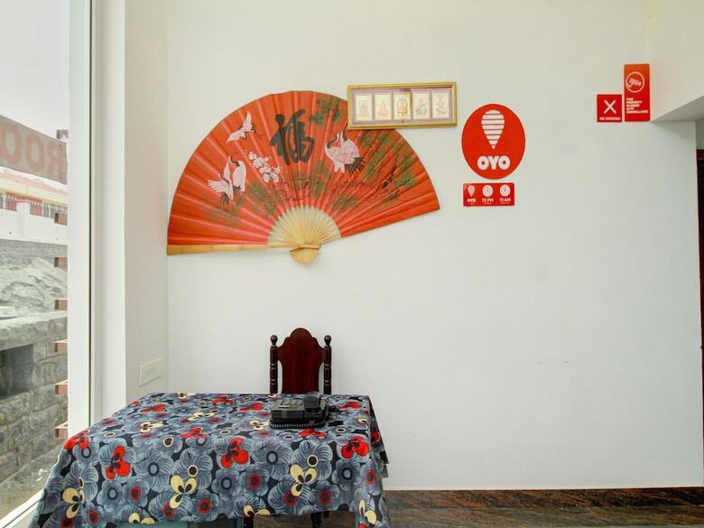 Hotel Oyo 14240 Mohan Residency