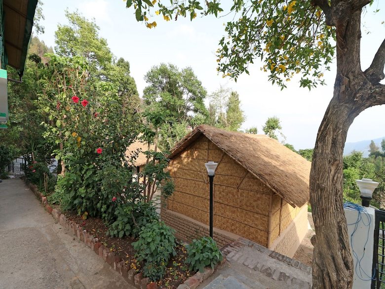 Hotel Oyo 14607 The Gharonda Huts
