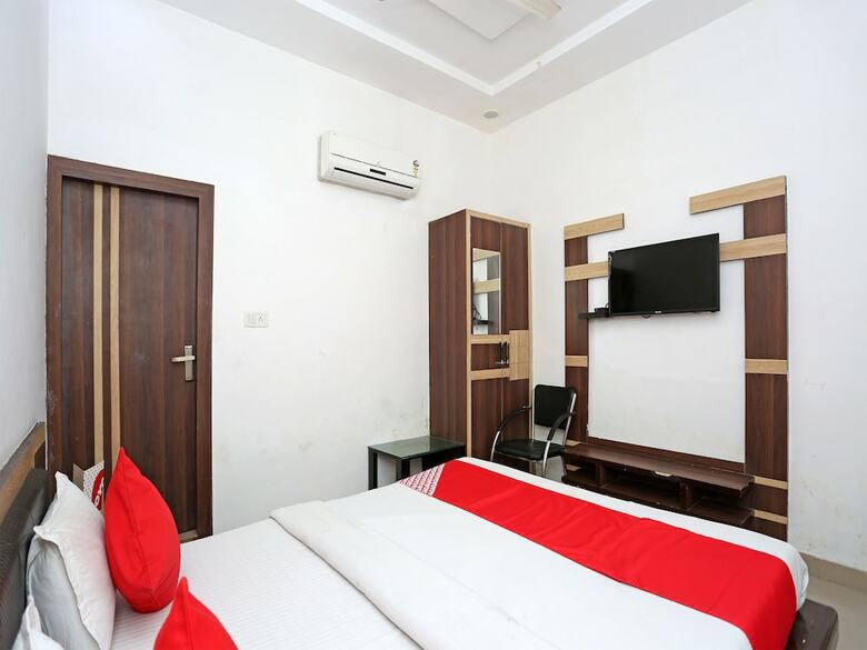 Oyo 13125 Hotel Gwal Palace