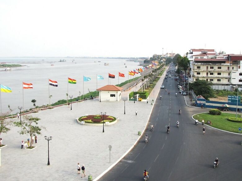 Grand Elevation Hotel