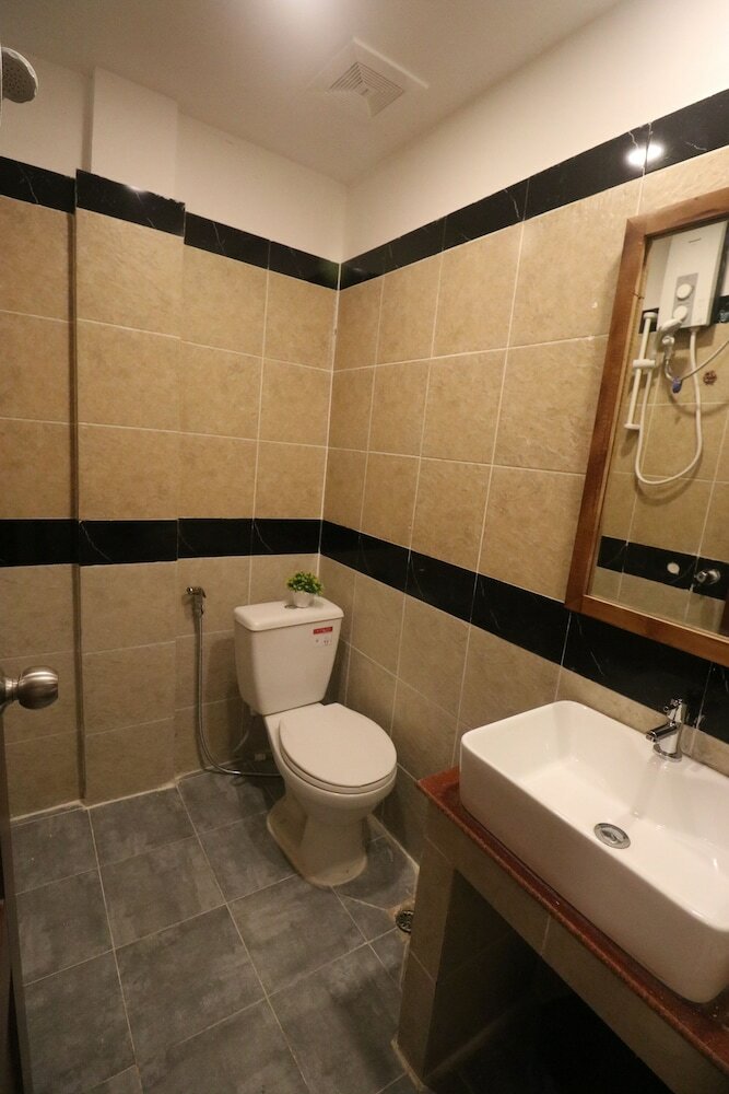 Grand Elevation Hotel