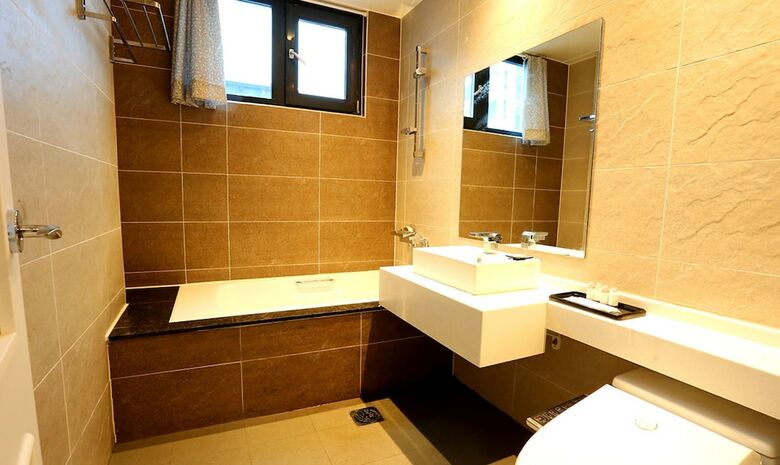 Suntree Hotel