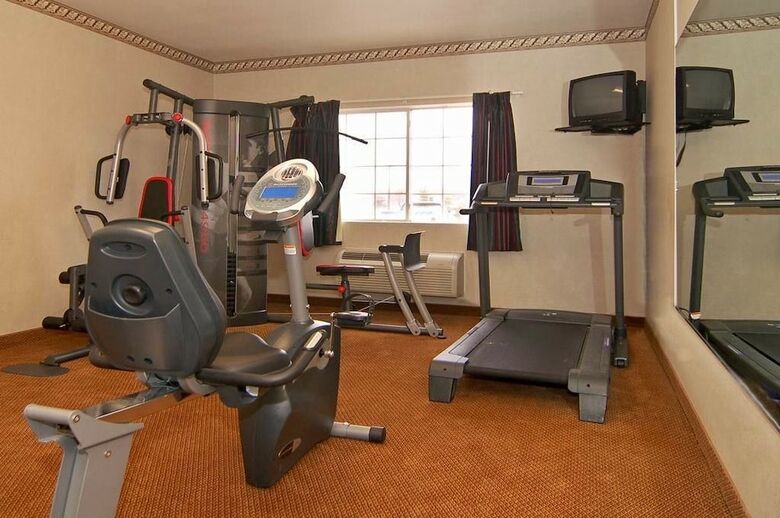 Hotel Us Travelers Inn & Suites
