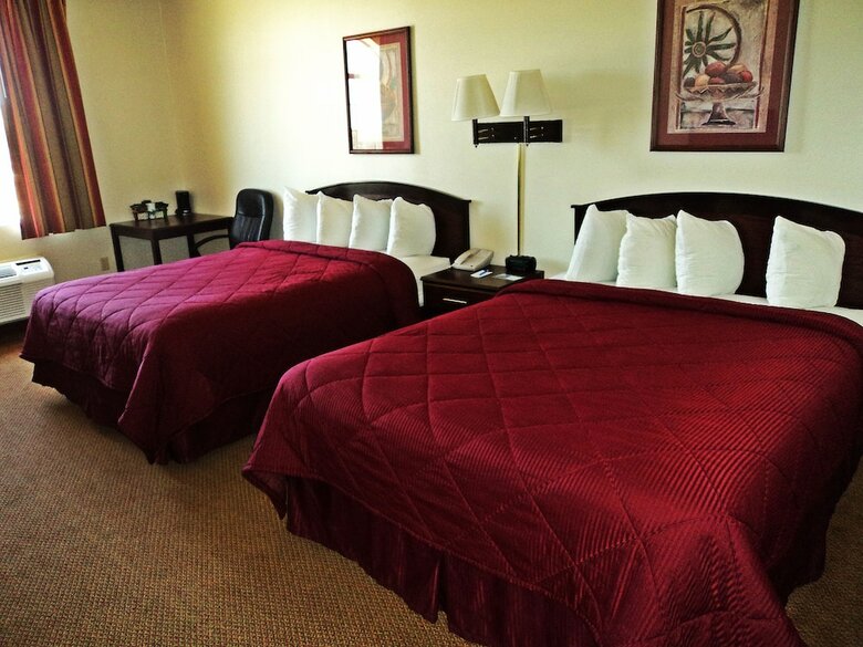 Hotel Us Travelers Inn & Suites