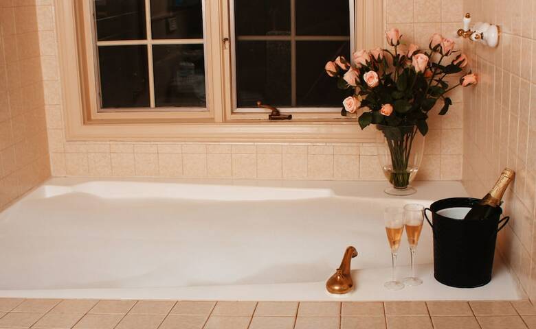 Hotel Saddleback Inn