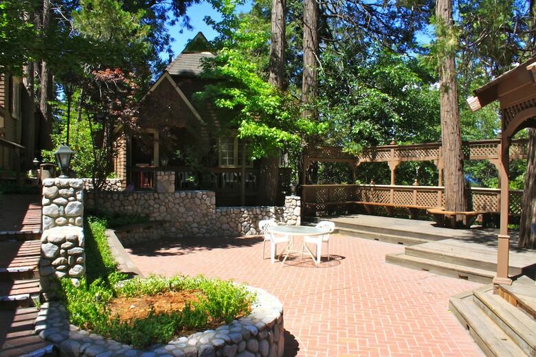 Hotel Saddleback Inn