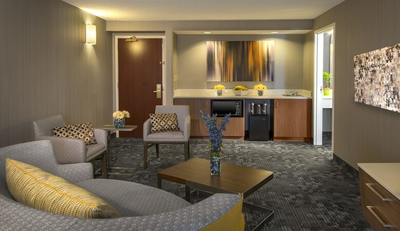 Hotel Courtyard By Marriott Cleveland Airport South