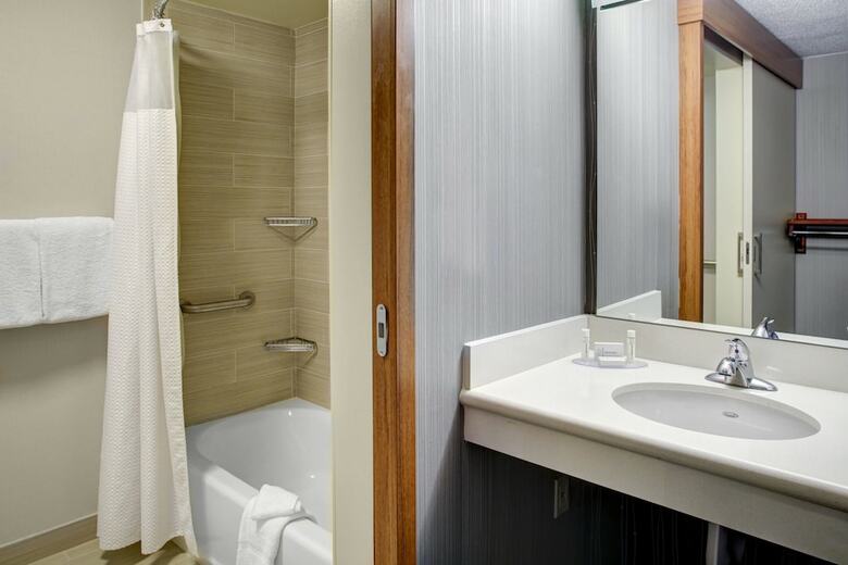 Hotel Courtyard By Marriott Cleveland Airport South