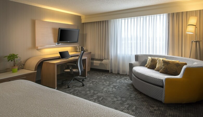 Hotel Courtyard By Marriott Cleveland Airport South