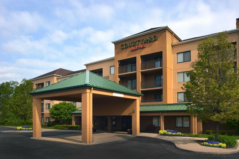 Hotel Courtyard By Marriott Cleveland Airport South