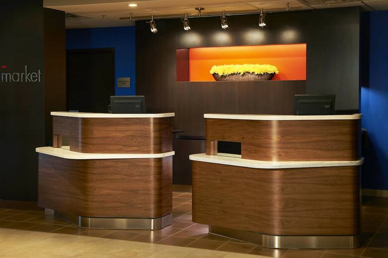 Hotel Courtyard By Marriott Cleveland Airport South