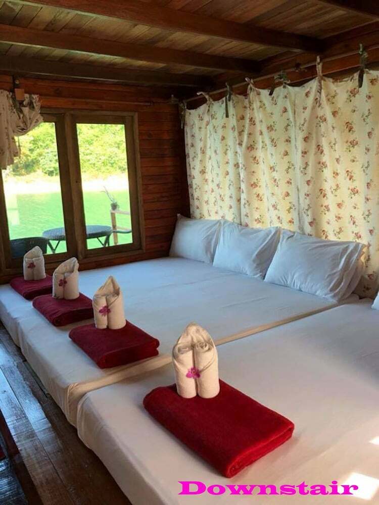 Hotel Orchid Lake House