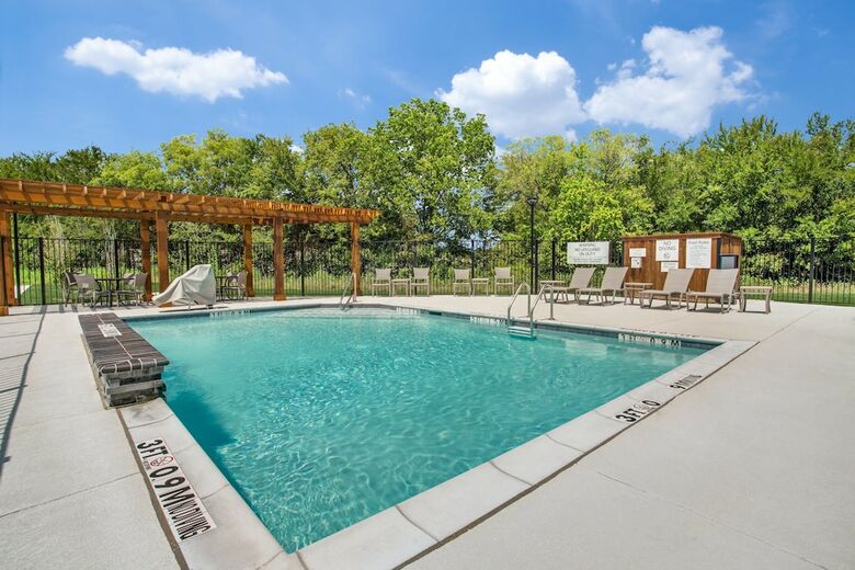 Hotel Holiday Inn Express And Suites Denton South