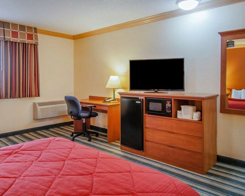 Hotel Quality Inn And Suites Airport