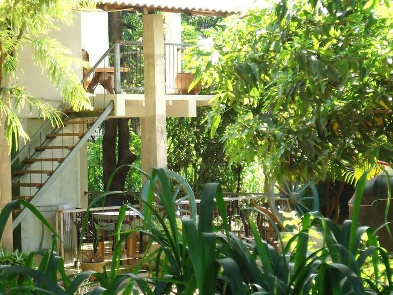 Hotel New Green Hut Inn & Restaurant