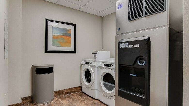 Holiday Inn Express Hotel & Suites St. Cloud