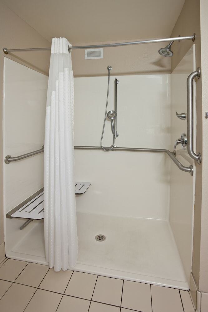 Holiday Inn Express Hotel & Suites St. Cloud