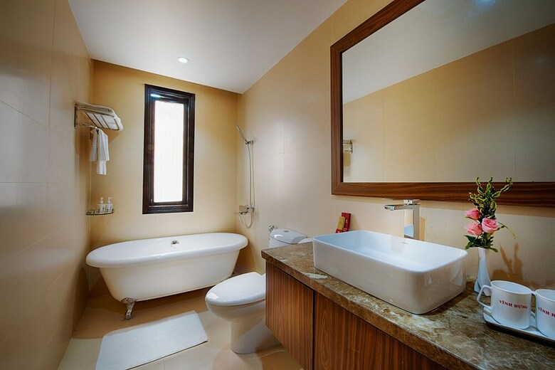 Vinh Hung 2 City Hotel