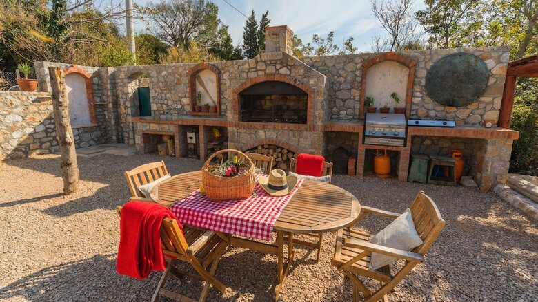 Talici Hill - Rustic Villas