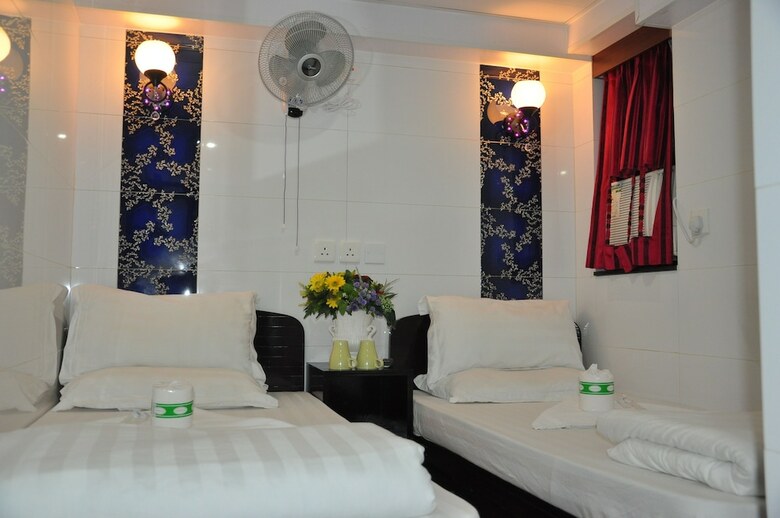 Hostal Swiss Hostel