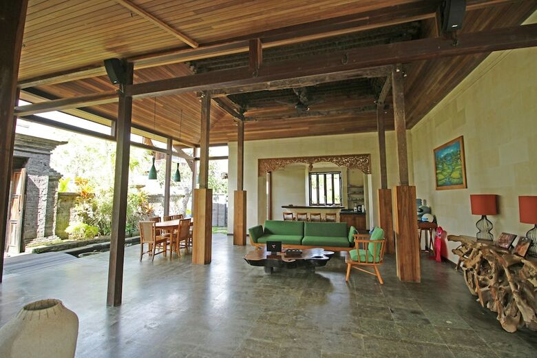 Villa Penjiwaan Community
