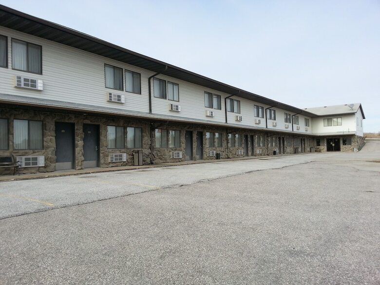 Hotel Harlan Inn & Suites