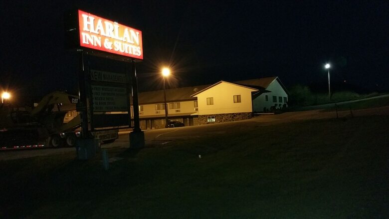 Hotel Harlan Inn & Suites