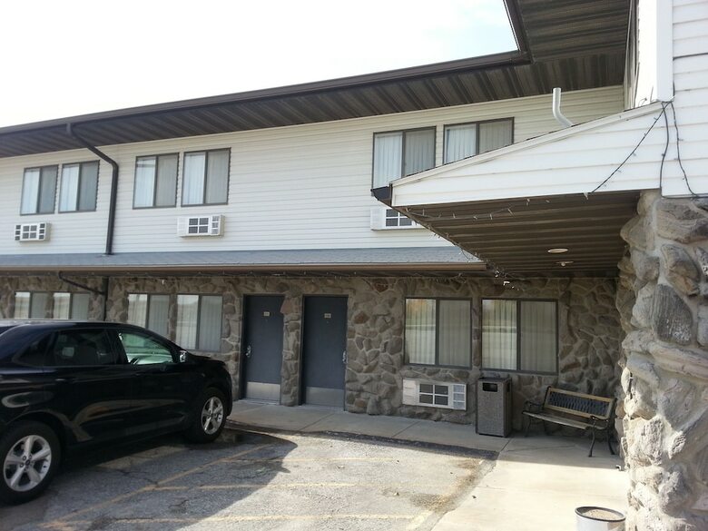 Hotel Harlan Inn & Suites