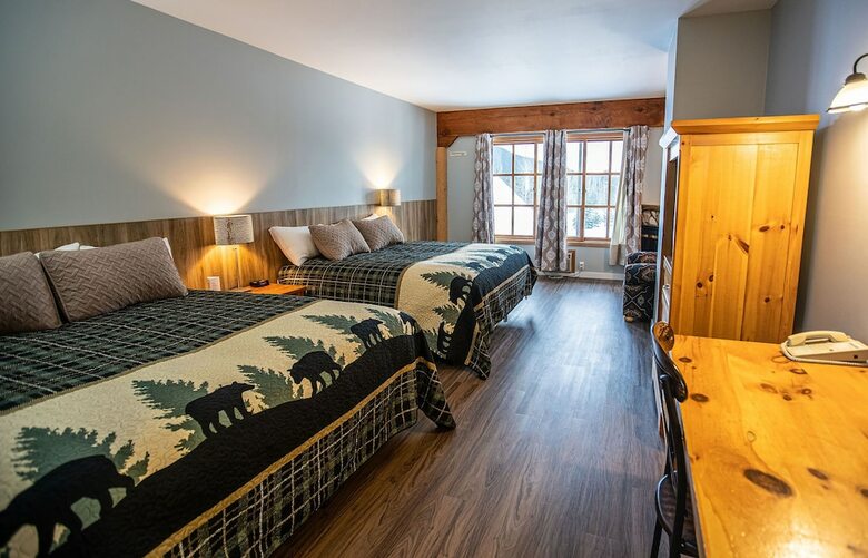 Cabana Glacier House Resort