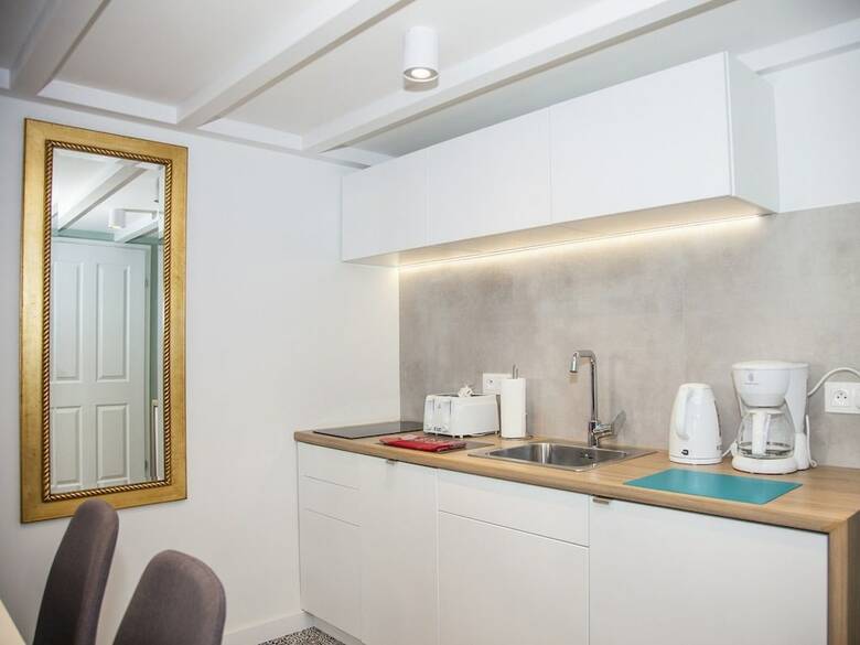 Bc7 Apartments