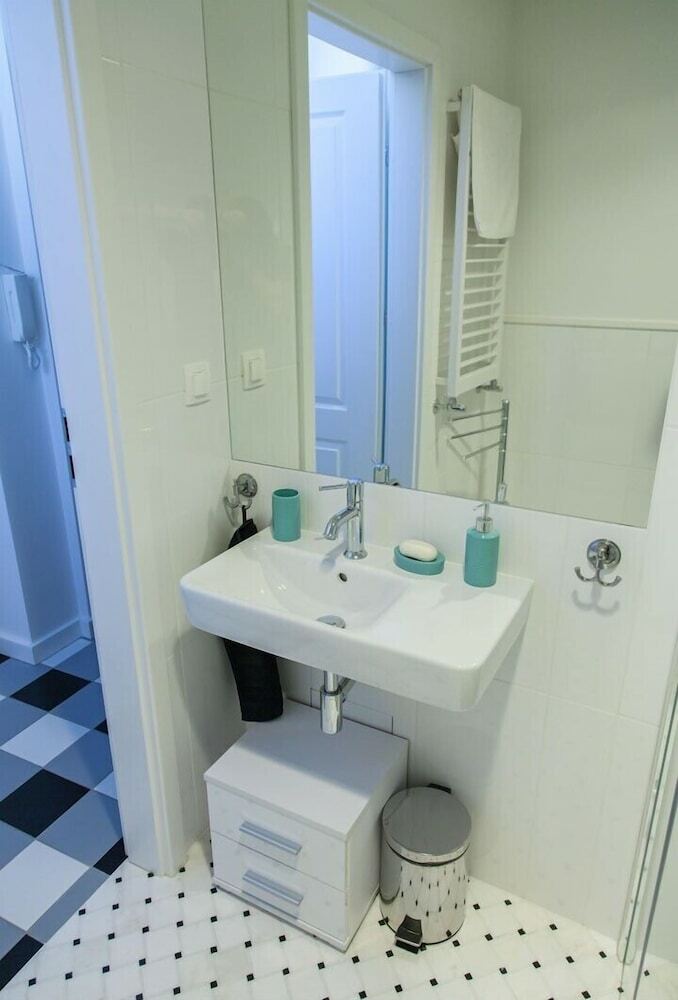 Bc7 Apartments