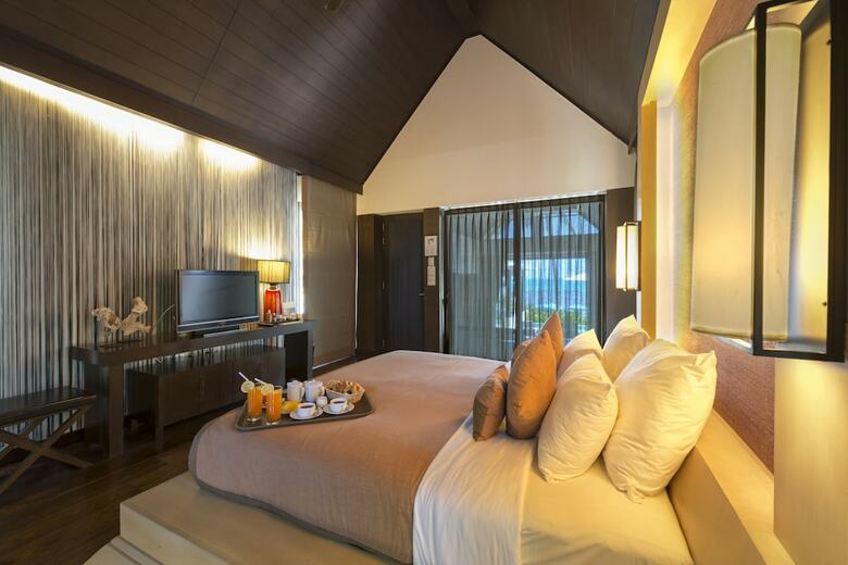 Hotel The Sea Koh Samui Beachfront Resort & Spa