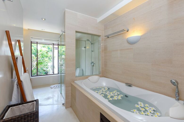 Hotel The Sea Koh Samui Beachfront Resort & Spa