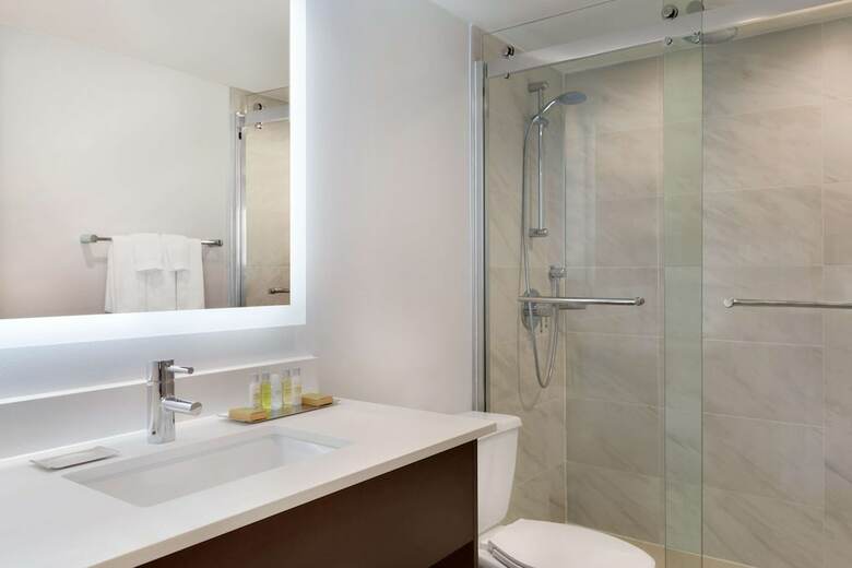 Hotel Doubletree By Hilton Toronto Airport West