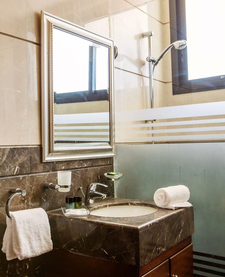 Imperial Suites Hotel